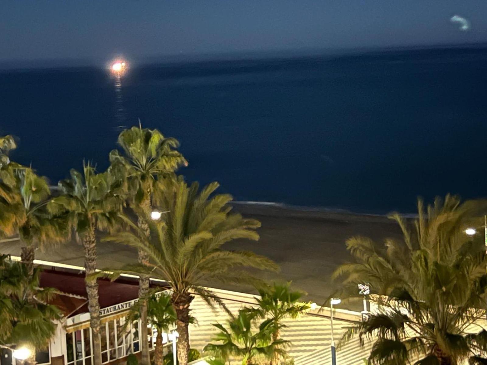 Estudio Mar En Calma, Primera Linea De Playa Con Vistas Al Mar Торокс Екстериор снимка